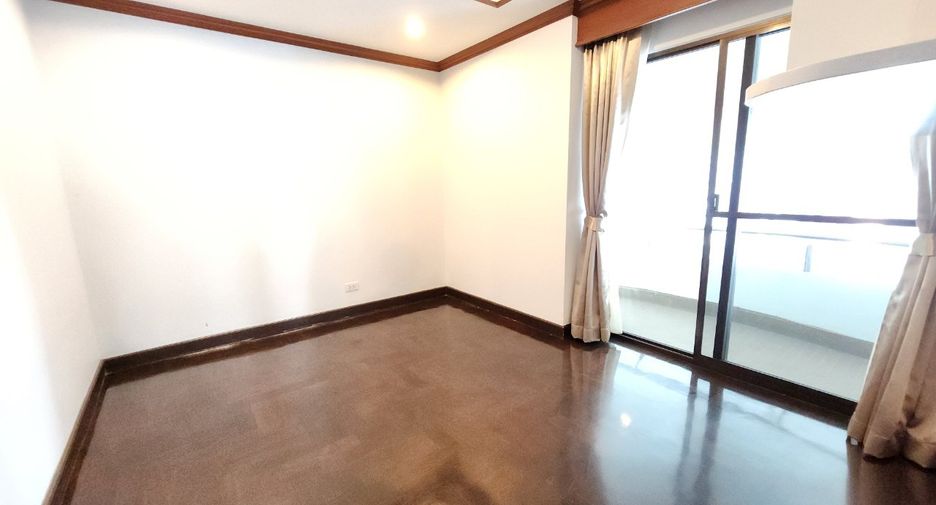 À louer 3 chambres condo à Khlong Toei, Bangkok