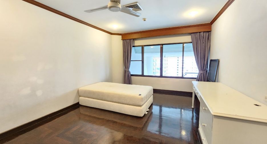 À louer 3 chambres condo à Khlong Toei, Bangkok