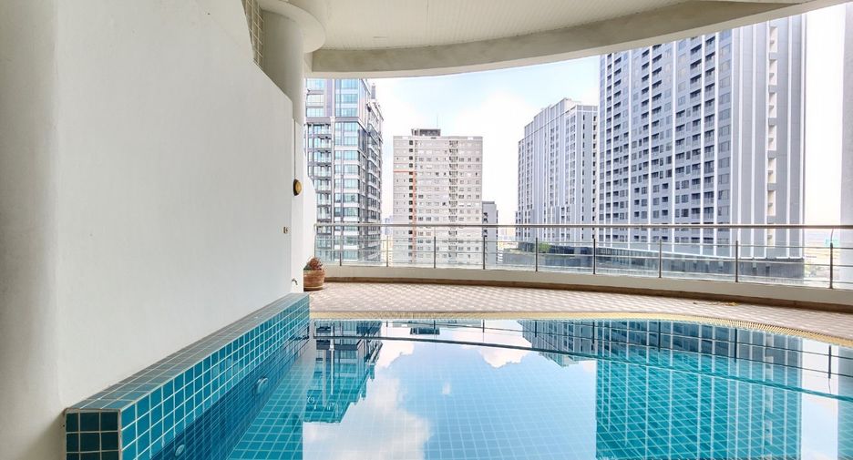 À louer 3 chambres condo à Khlong Toei, Bangkok