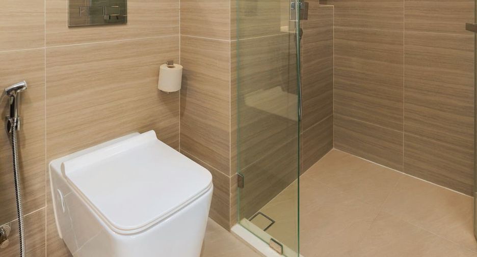 For rent 2 bedrooms condo in Watthana, Bangkok