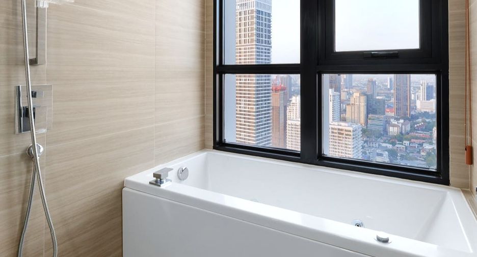 For rent 2 bedrooms condo in Watthana, Bangkok
