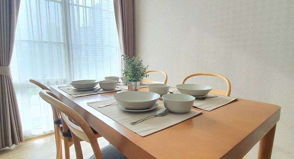 For rent 2 bedrooms condo in Watthana, Bangkok