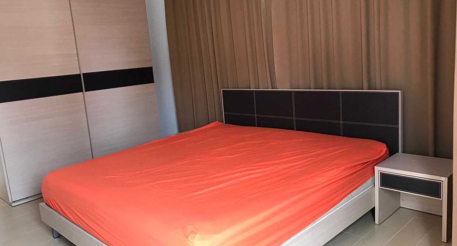 For rent 3 bedrooms condo in Khlong Toei, Bangkok