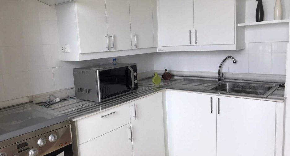 For rent 3 bedrooms condo in Khlong Toei, Bangkok