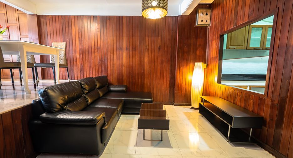 Reihenhaus zur Miete mit 5 Zimmer in Khlong Toei, Bangkok