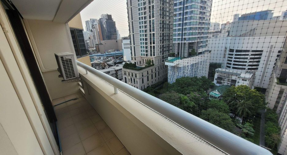For rent 2 bedrooms condo in Khlong Toei, Bangkok