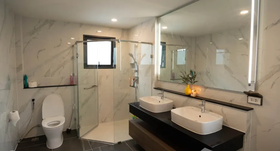 Haus zum Kauf mit 5 Zimmer in Mueang Nonthaburi, Nonthaburi
