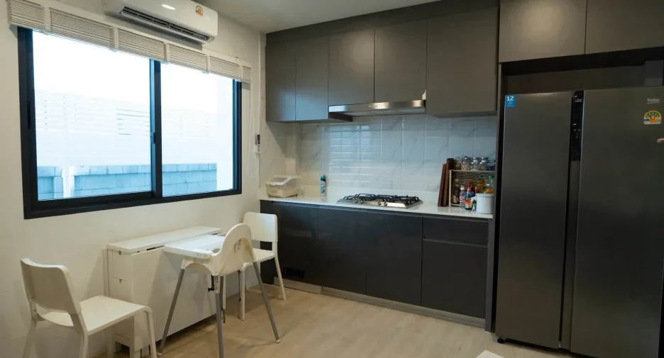 Haus zum Kauf mit 5 Zimmer in Mueang Nonthaburi, Nonthaburi