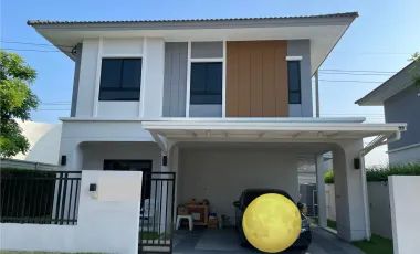 For rent 3 bedrooms villa in Mueang Pathum Thani, Pathum Thani