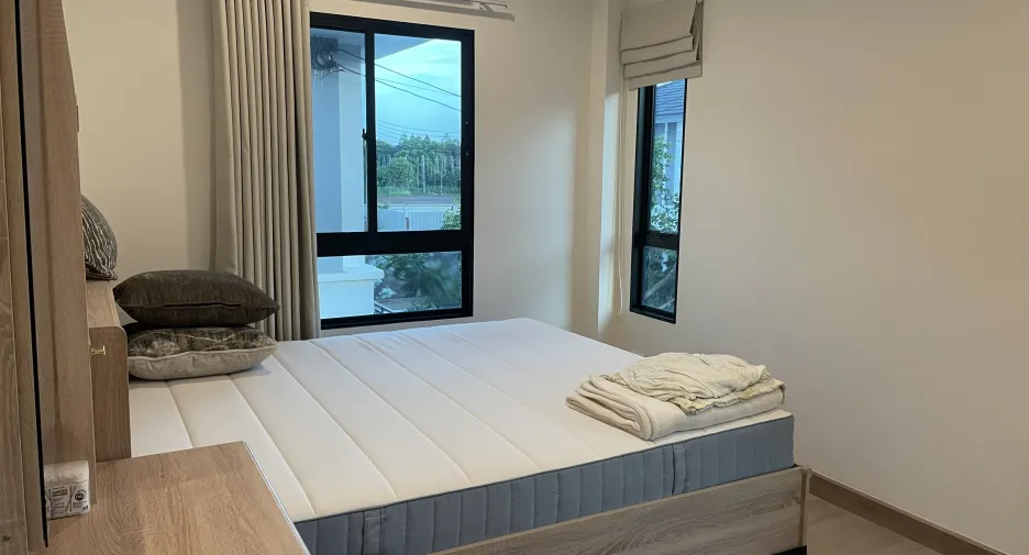 For rent 3 bedrooms villa in Mueang Pathum Thani, Pathum Thani