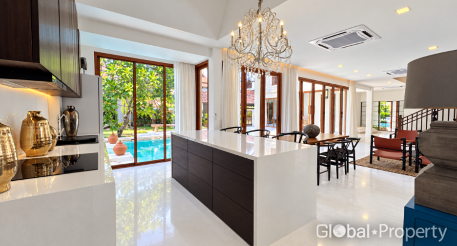 Casa en venta de 5 habitaciones en Bang Lamung, Chonburi