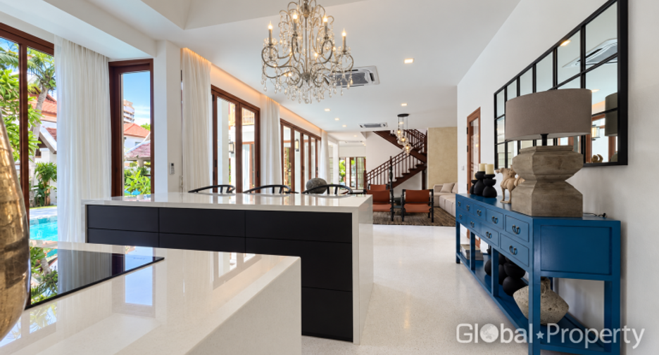 Casa en venta de 5 habitaciones en Bang Lamung, Chonburi