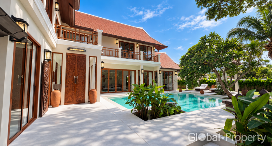 Casa en venta de 5 habitaciones en Bang Lamung, Chonburi