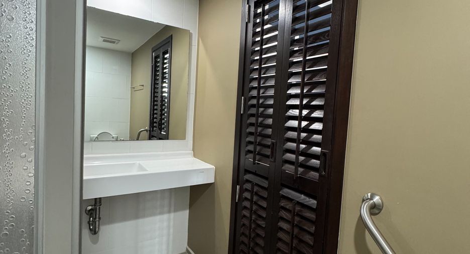 For sale 2 bedrooms condo in Bang Sue, Bangkok