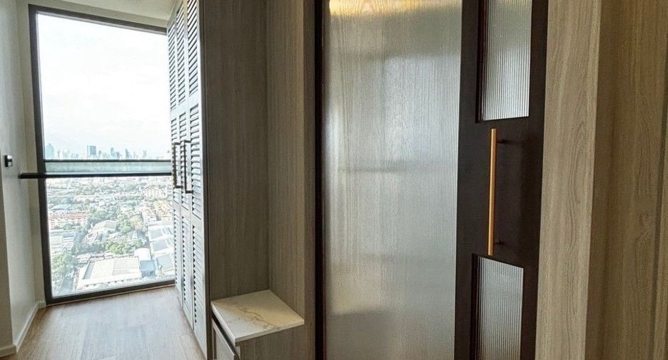 À vendre 2 chambres condo à Yan Nawa, Bangkok