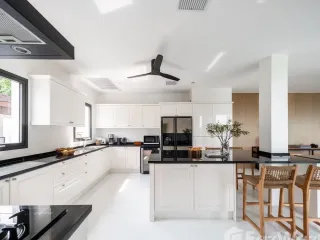 For sale 4 bedrooms villa in Ko Samui, Surat Thani