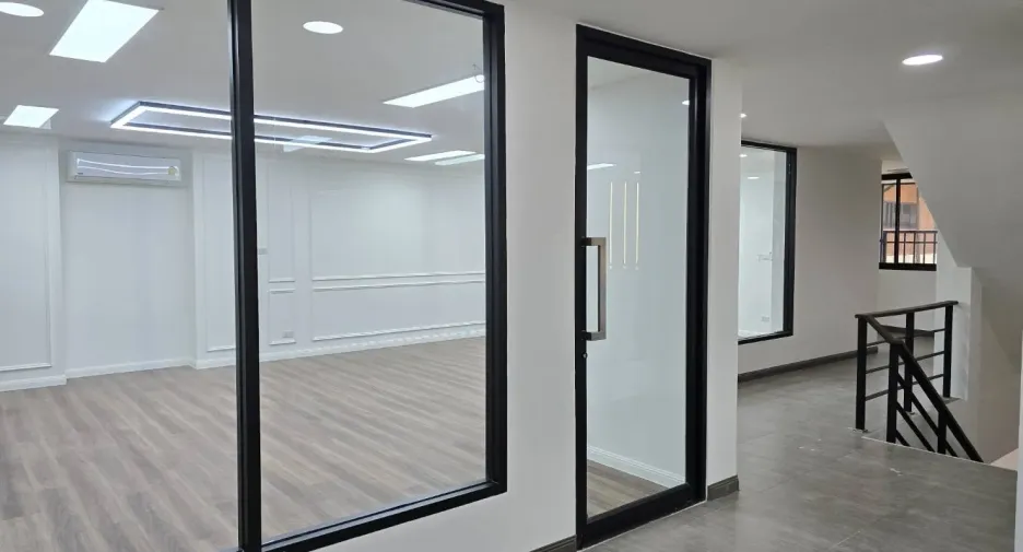 For rent 8 bedrooms office in Chatuchak, Bangkok
