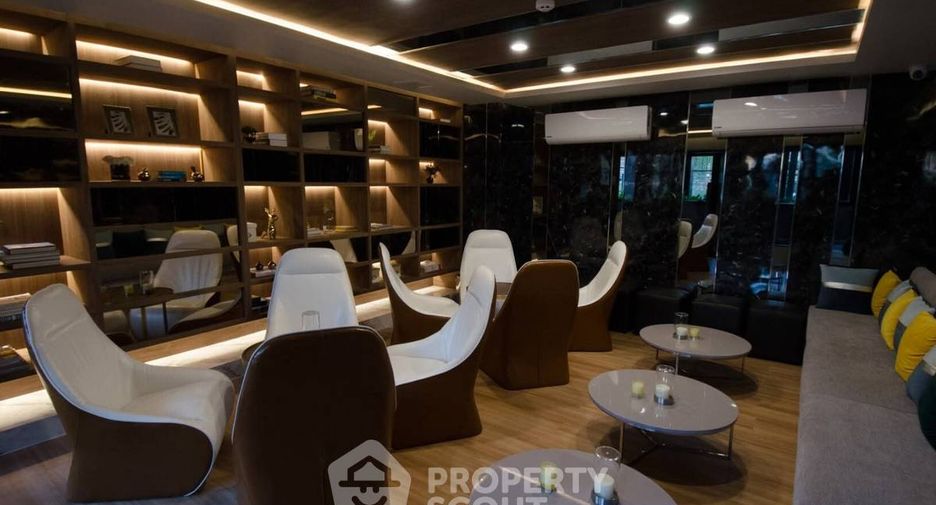 For rent 2 bedrooms condo in Phra Khanong, Bangkok
