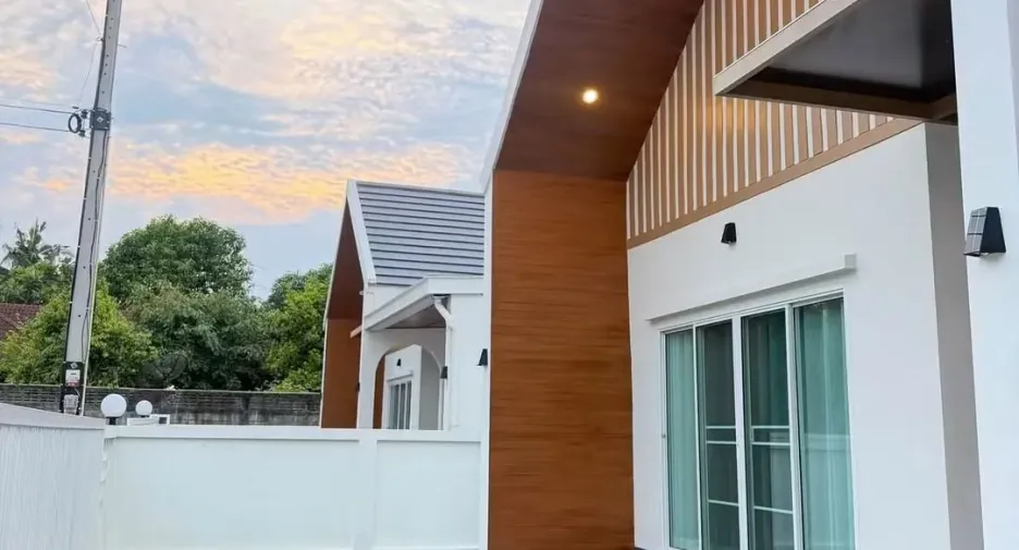 For rent 3 bedrooms house in Saraphi, Chiang Mai