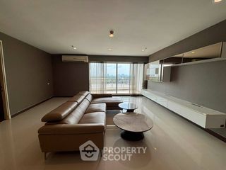 Condo en alquiler de 3 habitaciones en Yan Nawa, Bangkok