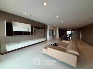 Condo en alquiler de 3 habitaciones en Yan Nawa, Bangkok
