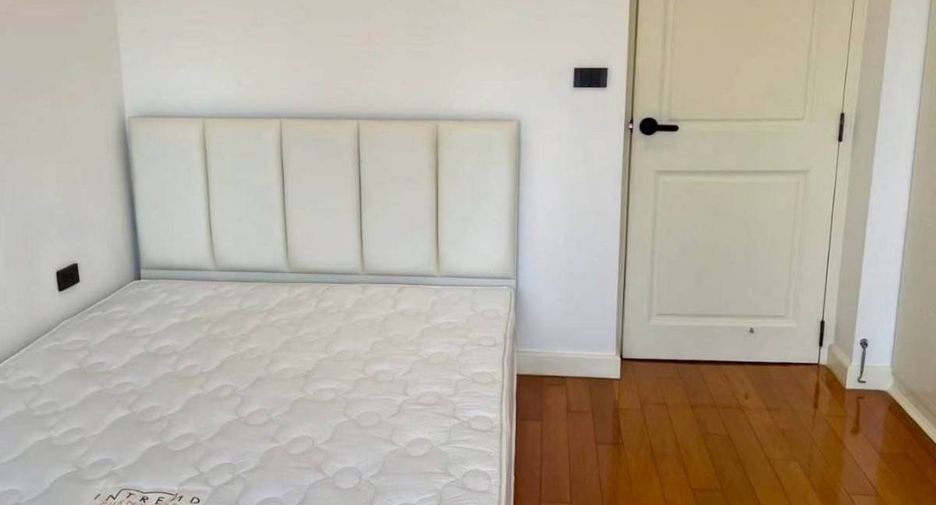 For sale 3 bedrooms condo in Bang Rak, Bangkok