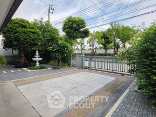 For sale 3 bedrooms house in Khlong Sam Wa, Bangkok