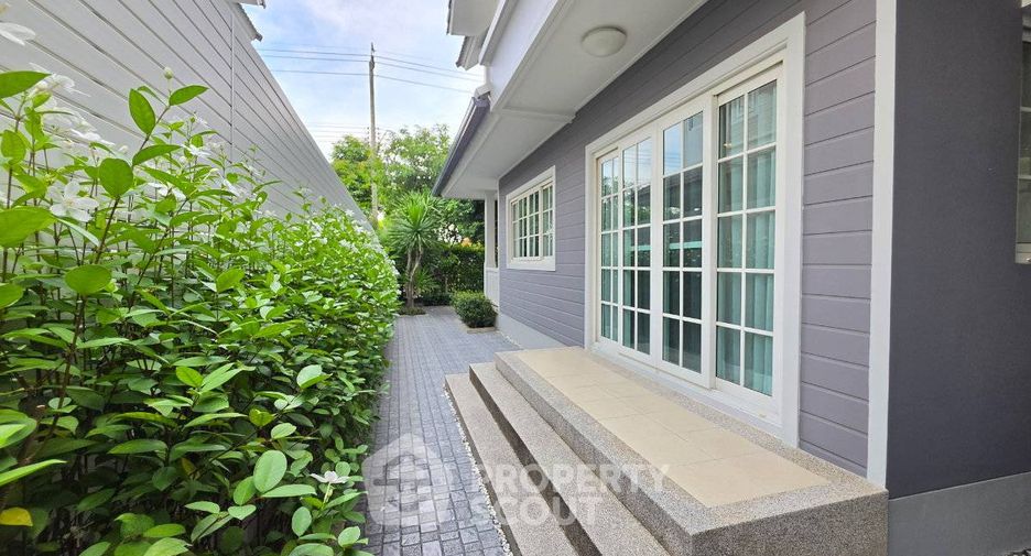 For sale 3 bedrooms house in Khlong Sam Wa, Bangkok