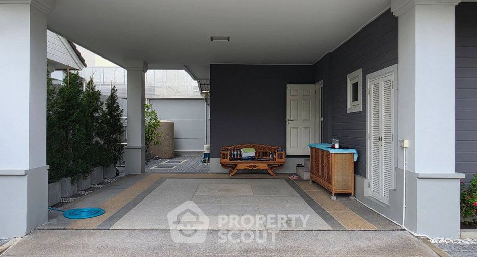 For sale 3 bedrooms house in Khlong Sam Wa, Bangkok