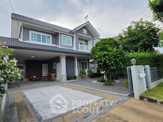 For sale 3 bedrooms house in Khlong Sam Wa, Bangkok