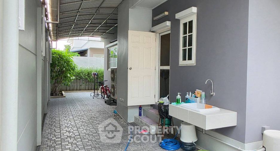 For sale 3 bedrooms house in Khlong Sam Wa, Bangkok