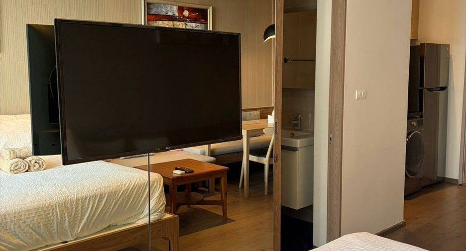 For sale 1 bed condo in Khlong Toei, Bangkok