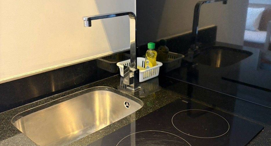 For sale 1 bed condo in Khlong Toei, Bangkok
