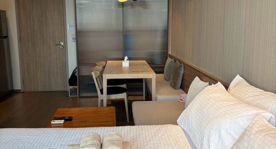 For sale 1 bed condo in Khlong Toei, Bangkok