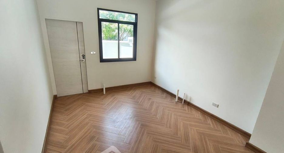 Casa adosada en venta de 4 habitaciones en Bang Sue, Bangkok