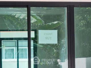 Casa adosada en venta de 4 habitaciones en Bang Sue, Bangkok