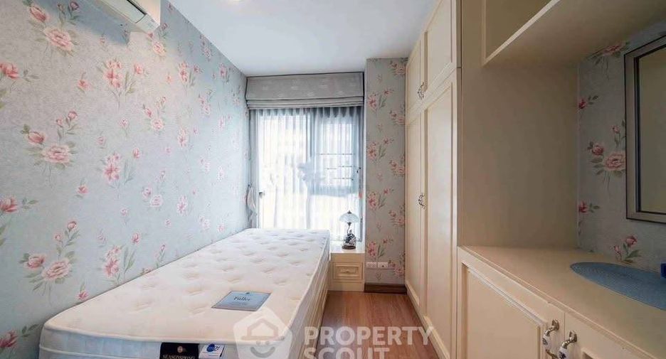 For sale 2 bedrooms condo in Khlong Toei, Bangkok