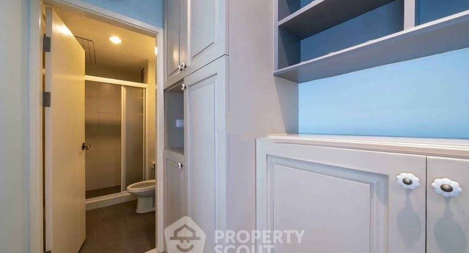 For sale 2 bedrooms condo in Khlong Toei, Bangkok