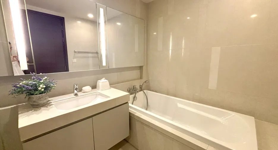 For sale 1 bed condo in Watthana, Bangkok