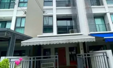 Reihenhaus zur Miete mit 3 Zimmer in Bang Kapi, Bangkok