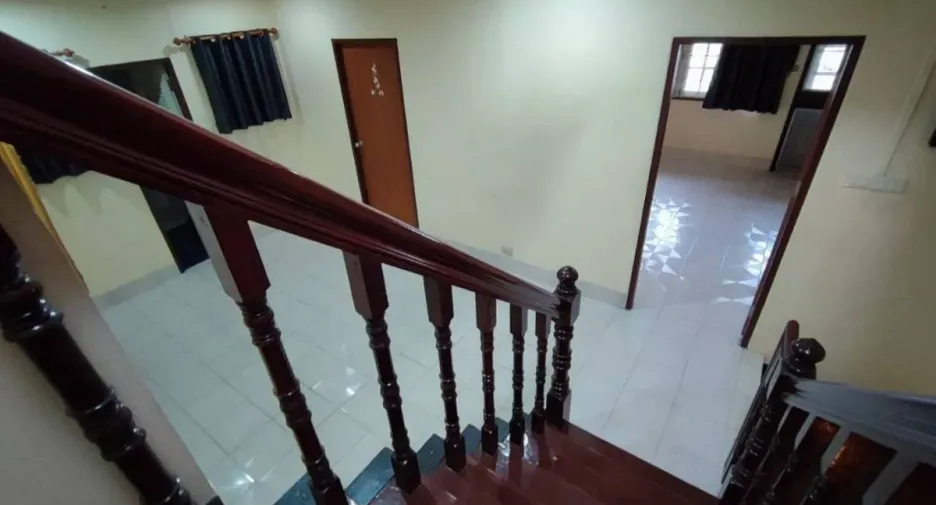 Casa en venta y en alquiler de 3 habitaciones en Bangkok Noi, Bangkok