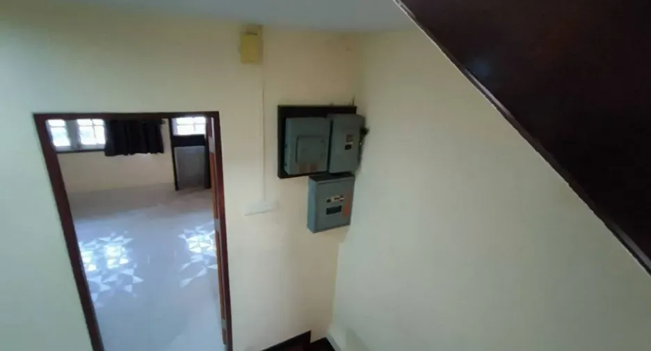 Casa en venta y en alquiler de 3 habitaciones en Bangkok Noi, Bangkok