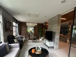 Casa en venta de 6 habitaciones en Bang Khun Thian, Bangkok