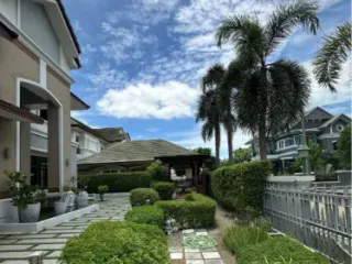 Casa en venta de 6 habitaciones en Bang Khun Thian, Bangkok