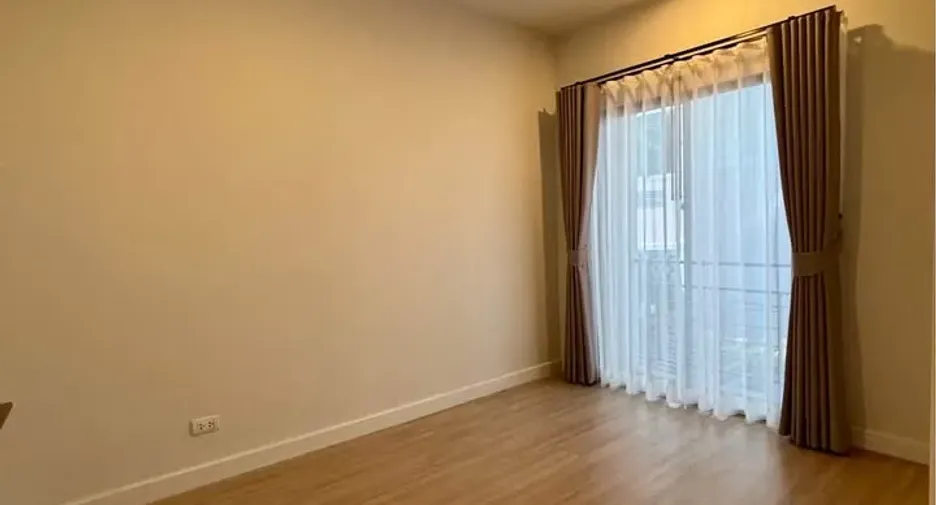 For rent 3 bedrooms townhouse in Prawet, Bangkok