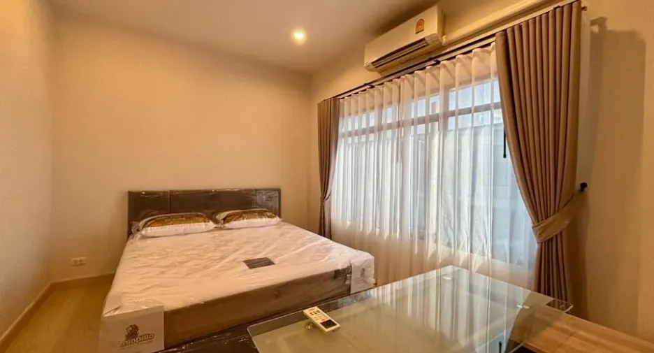 For rent 3 bedrooms townhouse in Prawet, Bangkok