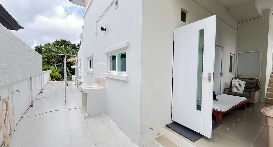 À louer 4 chambres villa à Mueang Phuket, Phuket