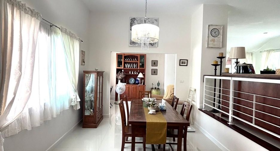 À louer 4 chambres villa à Mueang Phuket, Phuket