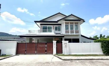 À louer 4 chambres villa à Mueang Phuket, Phuket