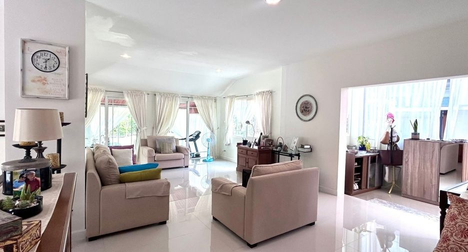 À louer 4 chambres villa à Mueang Phuket, Phuket